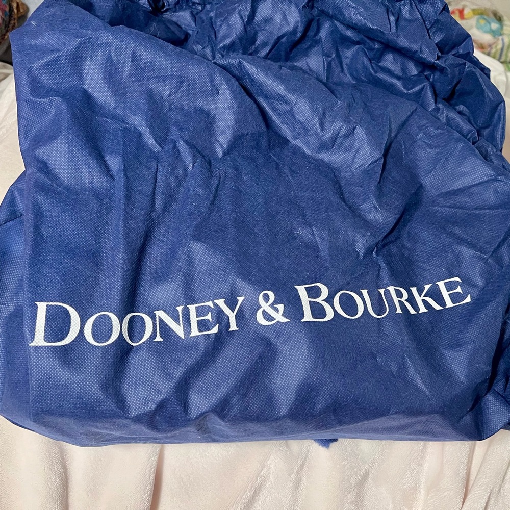 DOONEY AND BOURKE - Picture 6 of 8
